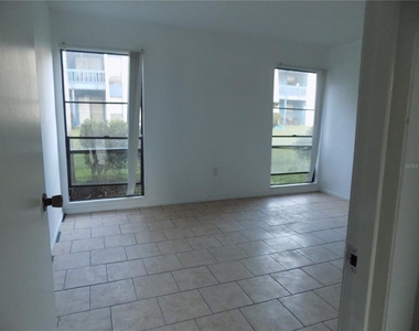 2811 Sw Archer Road - Photo Thumbnail 17