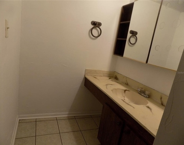 2811 Sw Archer Road - Photo Thumbnail 23