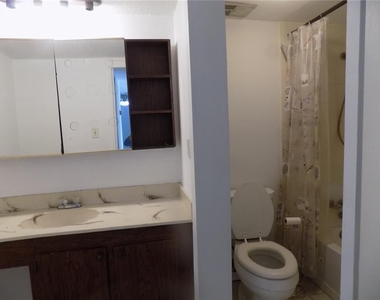 2811 Sw Archer Road - Photo Thumbnail 22