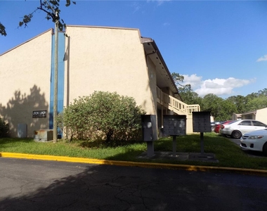 2811 Sw Archer Road - Photo Thumbnail 2