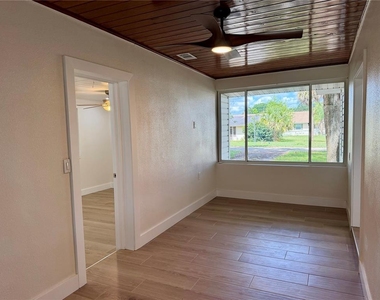 301 S Seminole Avenue - Photo Thumbnail 15