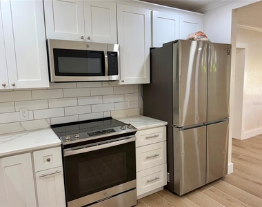 301 S Seminole Avenue - Photo Thumbnail 12