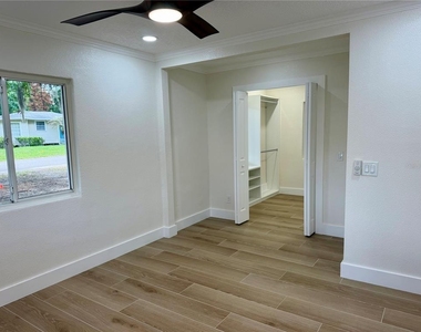 301 S Seminole Avenue - Photo Thumbnail 28
