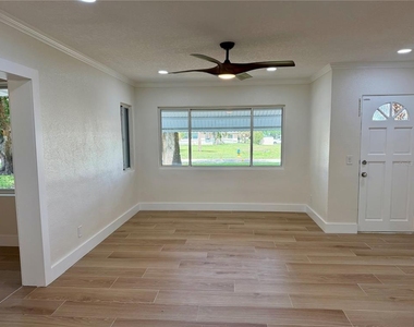 301 S Seminole Avenue - Photo Thumbnail 14