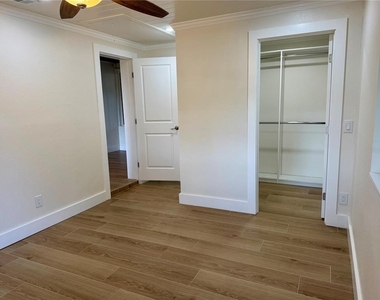 301 S Seminole Avenue - Photo Thumbnail 18