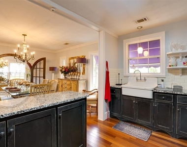 2390 Sheridan Road - Photo Thumbnail 12