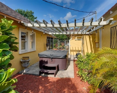 2390 Sheridan Road - Photo Thumbnail 38