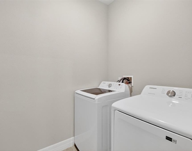 2281 Mystic Maze Lane - Photo Thumbnail 23