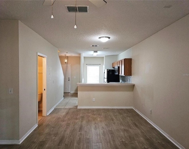506 Wilton Cir - Photo Thumbnail 4