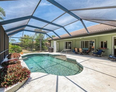 900 Park Place Drive - Photo Thumbnail 7