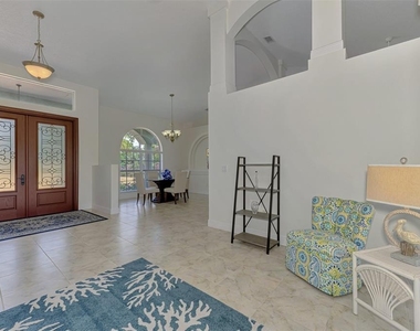 900 Park Place Drive - Photo Thumbnail 16
