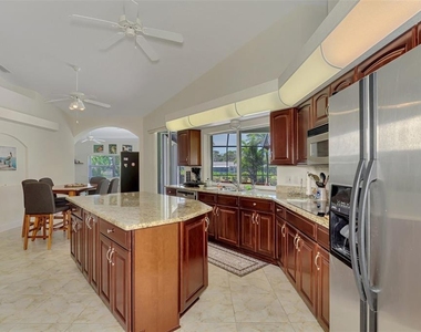 900 Park Place Drive - Photo Thumbnail 33