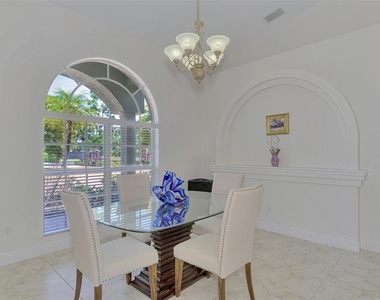 900 Park Place Drive - Photo Thumbnail 23
