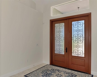 900 Park Place Drive - Photo Thumbnail 5