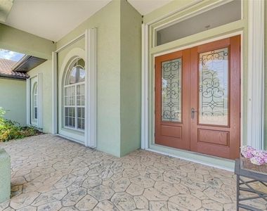 900 Park Place Drive - Photo Thumbnail 3