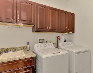 900 Park Place Drive - Photo Thumbnail 54