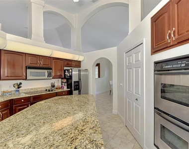 900 Park Place Drive - Photo Thumbnail 28