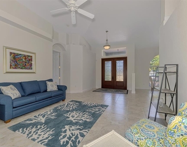 900 Park Place Drive - Photo Thumbnail 19
