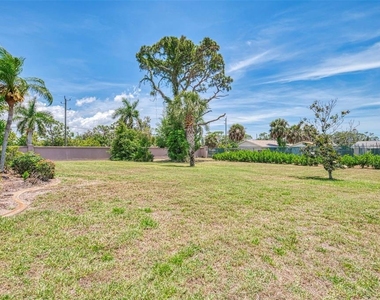 900 Park Place Drive - Photo Thumbnail 57