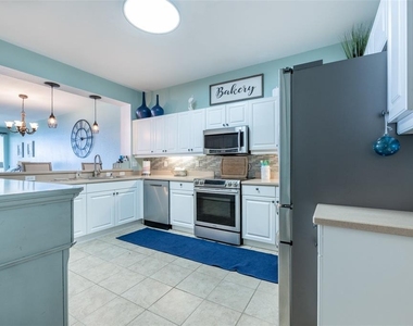 5125 Melbourne Street - Photo Thumbnail 9