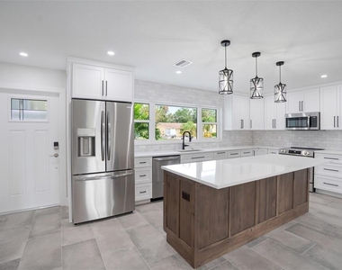 5528 Briarcliff Drive - Photo Thumbnail 5