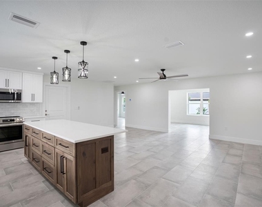 5528 Briarcliff Drive - Photo Thumbnail 3