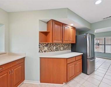 227 Southampton Drive - Photo Thumbnail 14