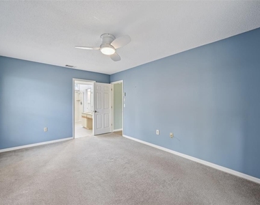 227 Southampton Drive - Photo Thumbnail 20