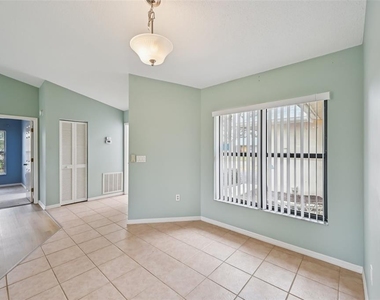 227 Southampton Drive - Photo Thumbnail 12