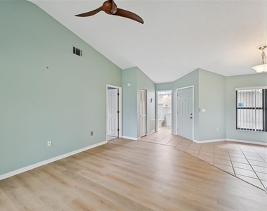 227 Southampton Drive - Photo Thumbnail 6