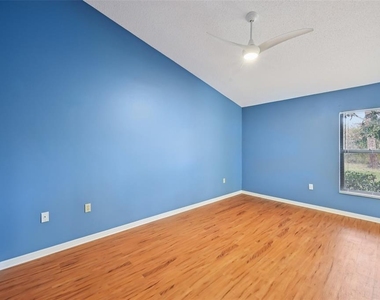 227 Southampton Drive - Photo Thumbnail 27