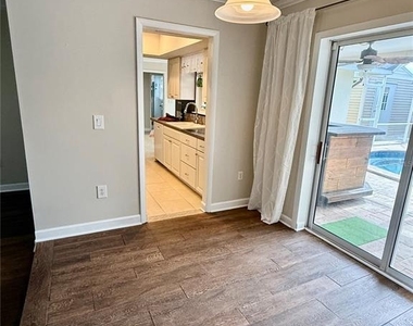 2729 Nodosa Drive - Photo Thumbnail 12