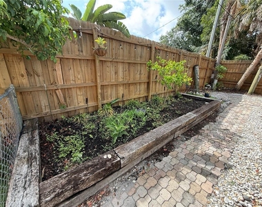 2729 Nodosa Drive - Photo Thumbnail 34