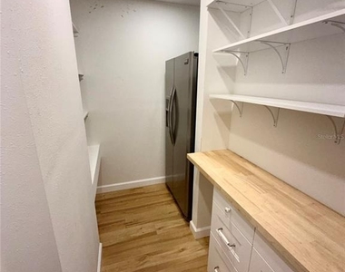 2729 Nodosa Drive - Photo Thumbnail 10