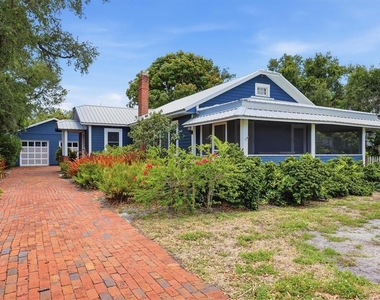 1828 Grove Street - Photo Thumbnail 2