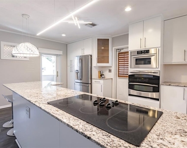 1720 Colleen Street - Photo Thumbnail 15
