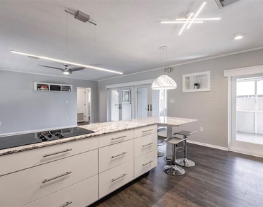 1720 Colleen Street - Photo Thumbnail 13