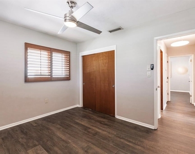 1720 Colleen Street - Photo Thumbnail 27