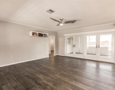1720 Colleen Street - Photo Thumbnail 4