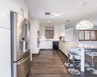1720 Colleen Street - Photo Thumbnail 11