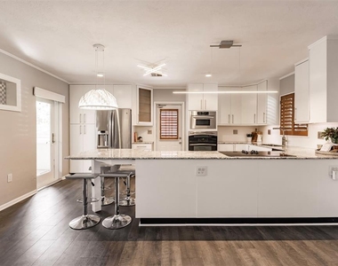 1720 Colleen Street - Photo Thumbnail 8