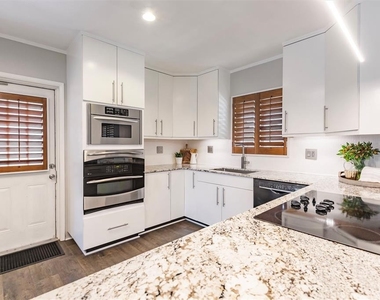1720 Colleen Street - Photo Thumbnail 17