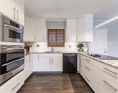 1720 Colleen Street - Photo Thumbnail 12