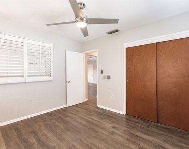 1720 Colleen Street - Photo Thumbnail 21