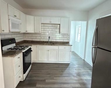 450 Hanover Avenue - Photo Thumbnail 5