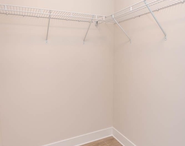 1275 E 4th Street - Photo Thumbnail 15