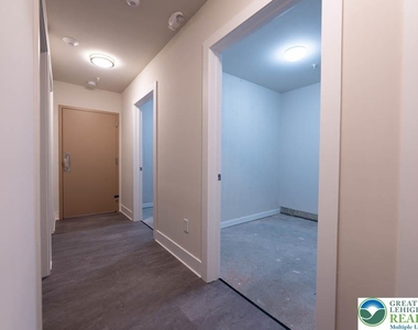 1275 E 4th Street - Photo Thumbnail 22