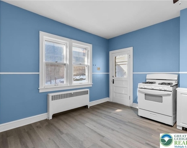 746 N Washington Street - Photo Thumbnail 3