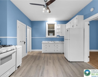 746 N Washington Street - Photo Thumbnail 6