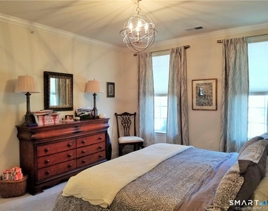 424 Center Meadow Lane - Photo Thumbnail 12
